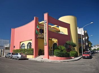 Ristorante Lo Scacciapensieri Hotel Monteroni di Lecce Exterior photo